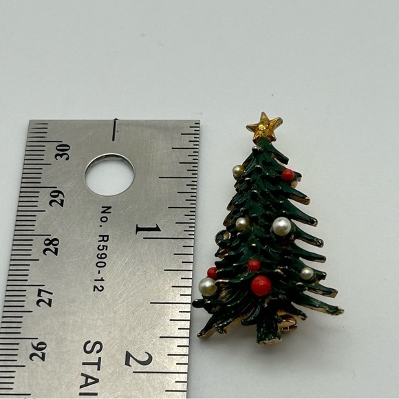Vintage Signed Roma Small Christmas Tree Brooch Faux Pearl Gold Tone Star - Picture 6 of 6